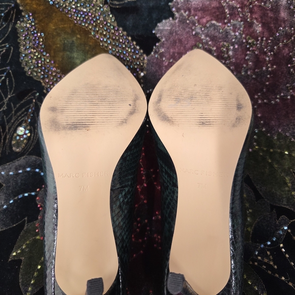 Marc Fisher Dark Green Snakeskin Heels - Picture 5 of 8